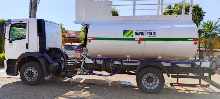 PREFEITO DE DAVINÓPOLIS, DIOGO ROSA, RECEBEU CAMINHÃO PIPA; PARTE DOS RECURSOS VEIO DE VERBA FEDERAL DO DEPUTADO ADRIANO DO BALDY (PP)
