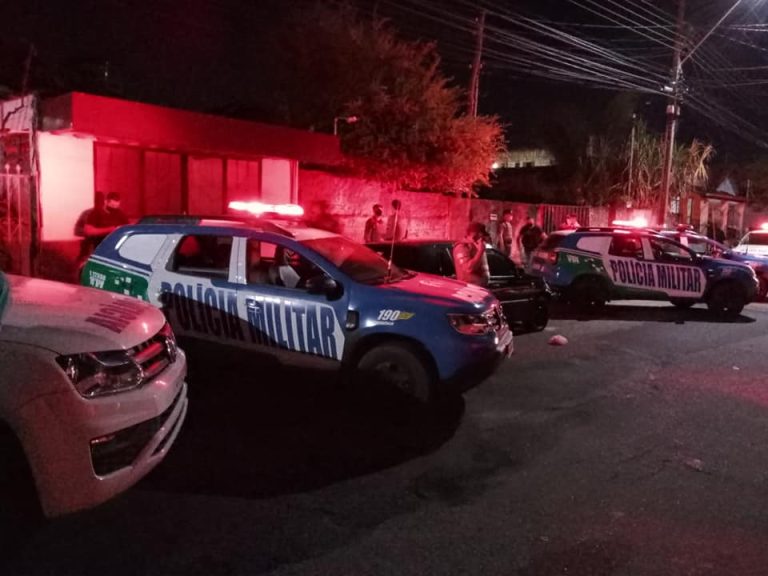 PM PRENDE TRÊS, APREENDE UM MENOR E DESCOBRE DESMANCHE DE MOTOCICLETAS, EM CATALÃO