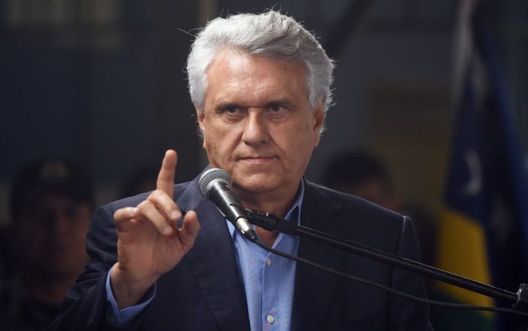 CAIADO REBATE GOVERNADOR DO DISTRITO FEDERAL E SAI EM DEFESA DAS FORÇAS POLICIAIS DE GOIÁS; IBANEIS ROCHA AFIRMOU QUE “LÁZARO FAZ POLÍCIA QUASE QUE BOBAS”