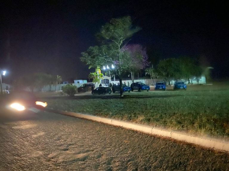 EM TRÊS RANCHOS, MEGA OPERAÇÃO COLOCA FIM EM FESTA CLANDESTINA COM AGLOMERAÇÃO; MAIS DE 50 PESSOAS FORAM AUTUADAS