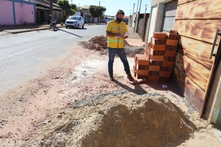 COM TRABALHO DE CONSCIENTIZAÇÃO E MAIS RIGOR NAS FISCALIZAÇÕES, PREFEITURA SOLUCIONA 100% DE OCORRÊNCIAS NOTIFICADAS EM CALÇADAS E LOTES
