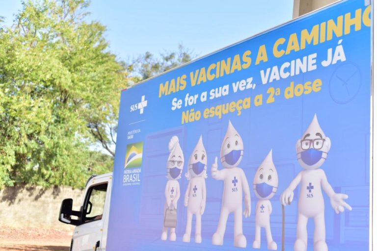 GOVERNO DE GOIÁS RECEBE 119.990 DOSES DE VACINAS CONTRA COVID-19