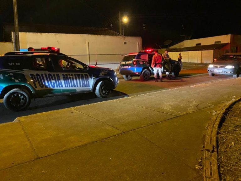 HOMEM DE 43 ANOS DE IDADE É MORTO A TIROS NO BAIRRO CASTELO BRANCO 2, EM CATALÃO; VÍTIMA FOI BALEADA DENTRO DE SEU CARRO