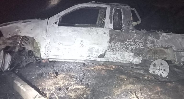 VEÍCULO PEGA FOGO NA BR-060, EM RIO VERDE, E CONDUTOR NÃO É LOCALIZADO