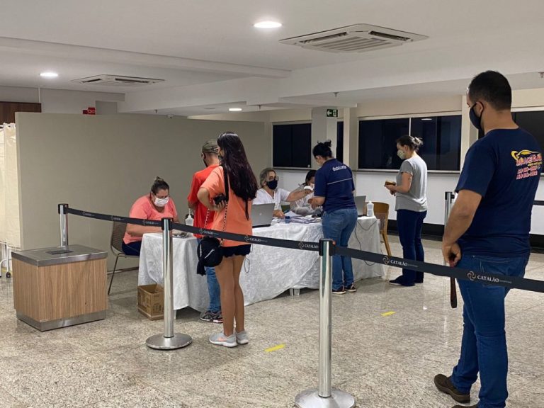 SAIBA QUAIS GRUPOS ESTÃO SENDO VACINADOS CONTRA COVID-19 NESTA SEGUNDA-FEIRA (16)