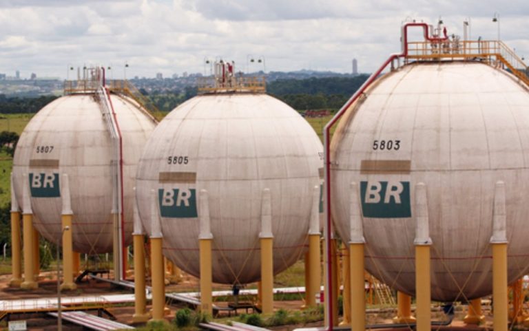 GASOLINA VENDIDA PELO PETROBRAS A GOIÁS É UMA DAS MAIS CARAS DO BRASIL
