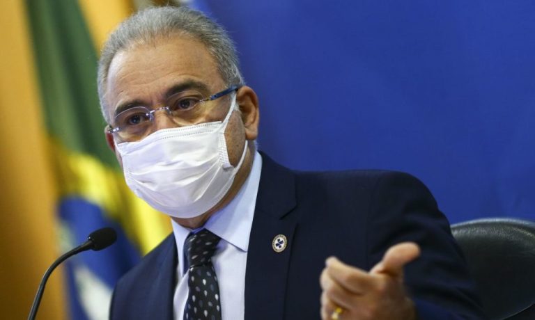 TERCEIRA DOSE: VACINAÇÃO DE REFORÇO CONTRA COVID-19 DEVE COMEÇAR POR IDOSOS