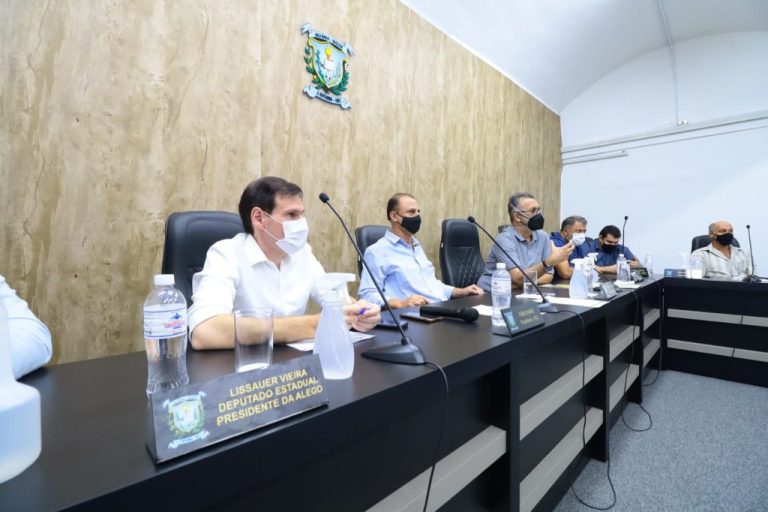 Em Silvânia, Lissauer discute demandas municipais e firma parcerias administrativas