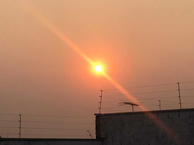 Chega ao fim da tarde e fumaça continua em Catalão: “pegou fogo no mundo”, brincou um bombeiro