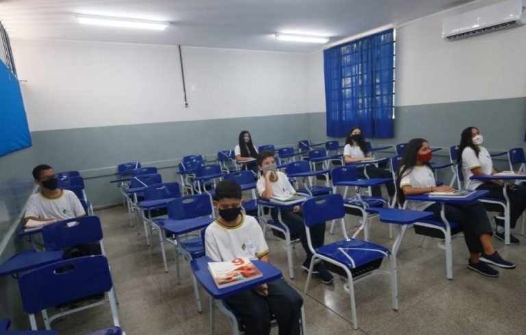 Aulas presenciais em Goiás retomam de forma integral na próxima segunda-feira (18/10)