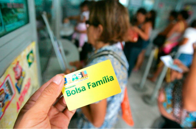 Auxílio Brasil: Como confirmar a inscrição para receber o novo Bolsa Família?