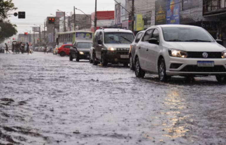 Avanço de frente fria pode causar fortes chuvas em Catalão e região no fim de semana