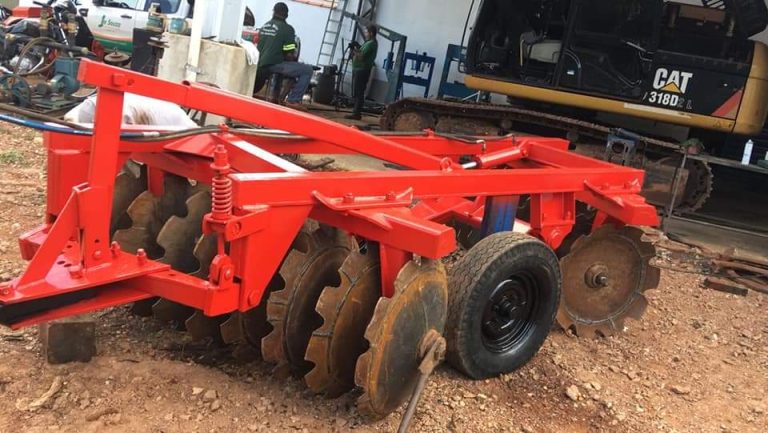 Com auxílio de colaboradores e do Governo de Goiás, Prefeitura de Goiandira consegue maquinários agrícolas para município