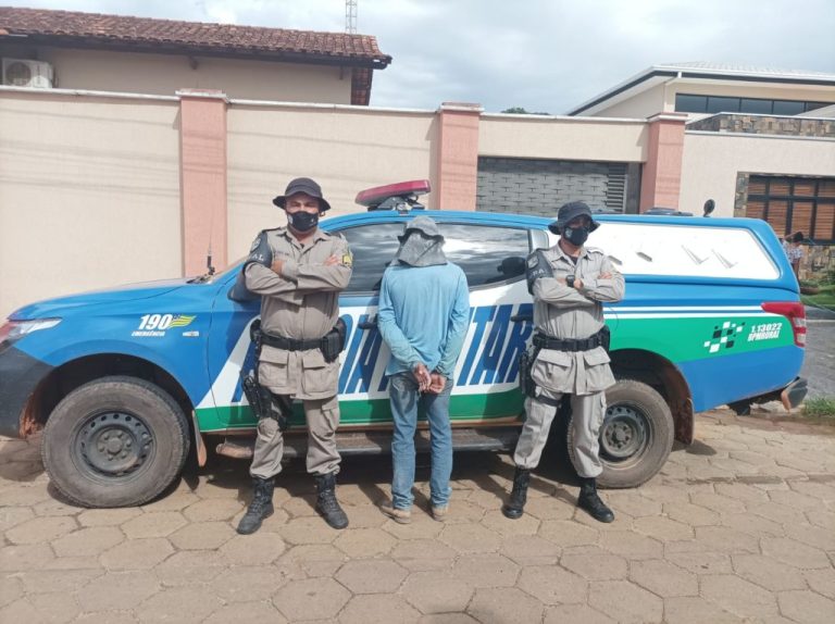Batalhão Rural da Polícia Militar recupera duas cabeças de gado e prende um suspeito, em Ipameri