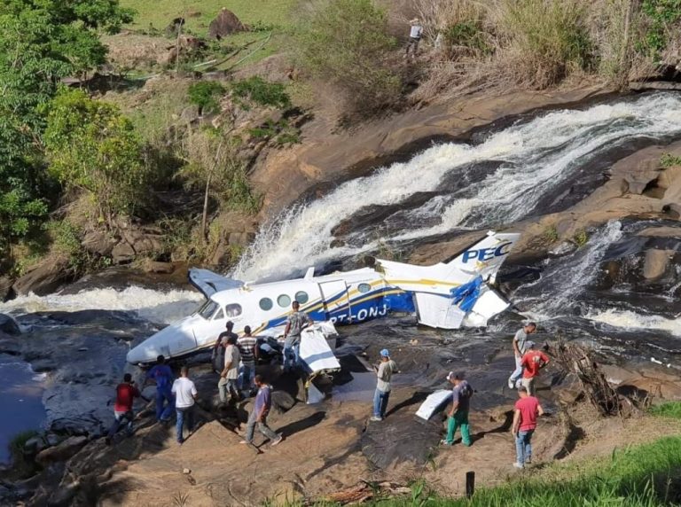 Marília Mendonça: FAB coleta amostra de combustível de avião que caiu