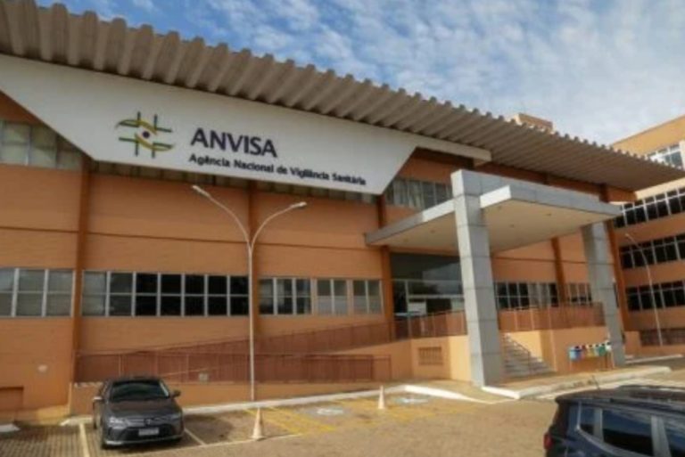 Brasileiros infectados com a Ômicron não estavam vacinados