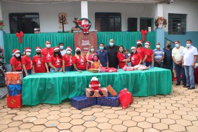 Prefeitura de Três Ranchos faz entrega de presentes para crianças