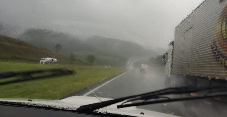 Últimos finais de semana do ano pedem atenção redobrada de quem vai pegar a estrada