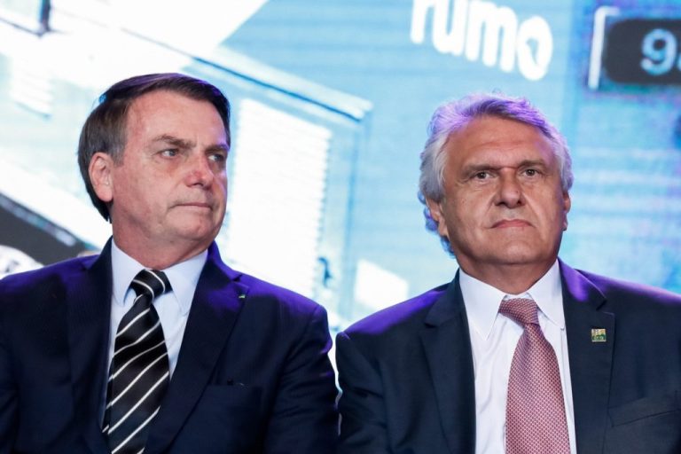 Governador Ronaldo Caiado acompanha assinatura da adesão do Estado ao Regime de Recuperação Fiscal, em Brasília, nesta sexta-feira (24/12)