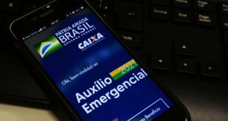 Auxílio emergencial é tema mais questionado de ministério em 2021