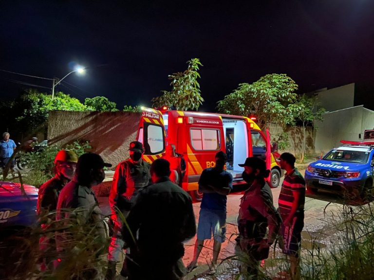 Jovem é encontrado em matagal perto de avenida após ser baleado, em Catalão