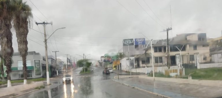 Chuva deve continuar com intensidade durante todo o final de semana