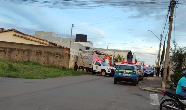 Engenheiro de 56 anos de idade morre após cair de telhado de 3 metros de altura, em Catalão