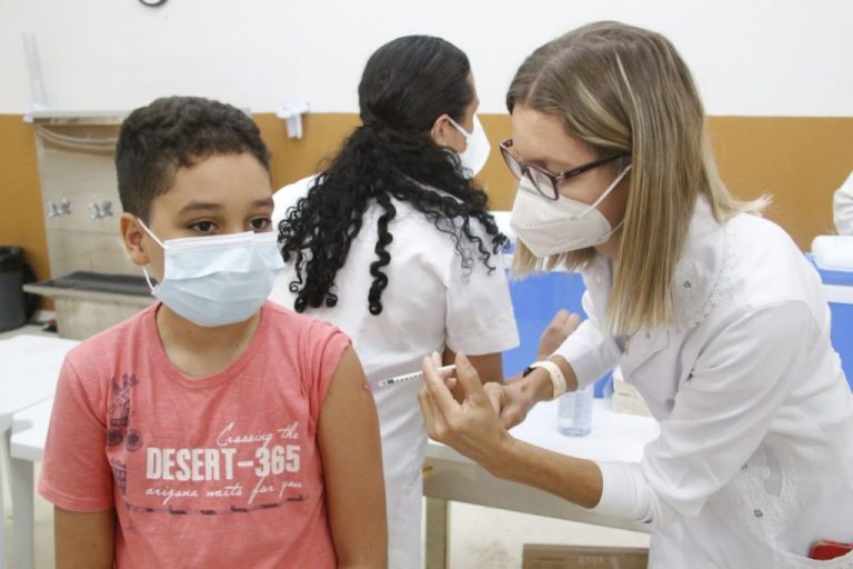 Saúde de Catalão volta a vacinar crianças de 10 e 11  anos contra Covid-19