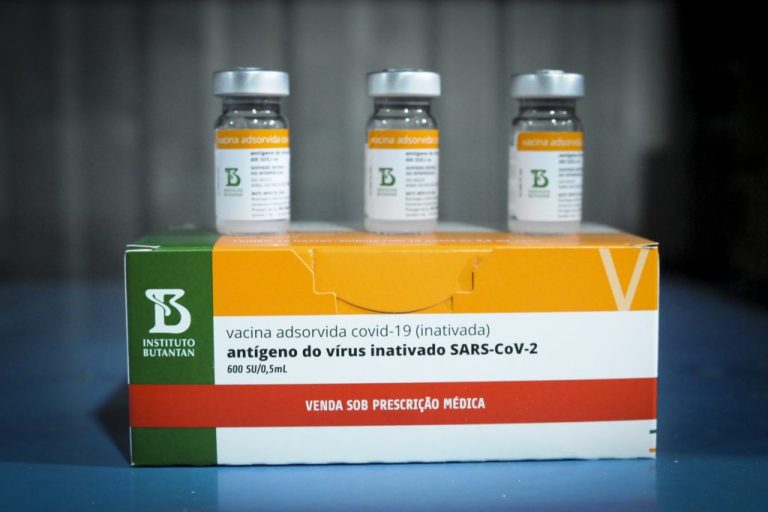 Anvisa libera CoronaVac para crianças e adolescentes entre 6 e 17 anos