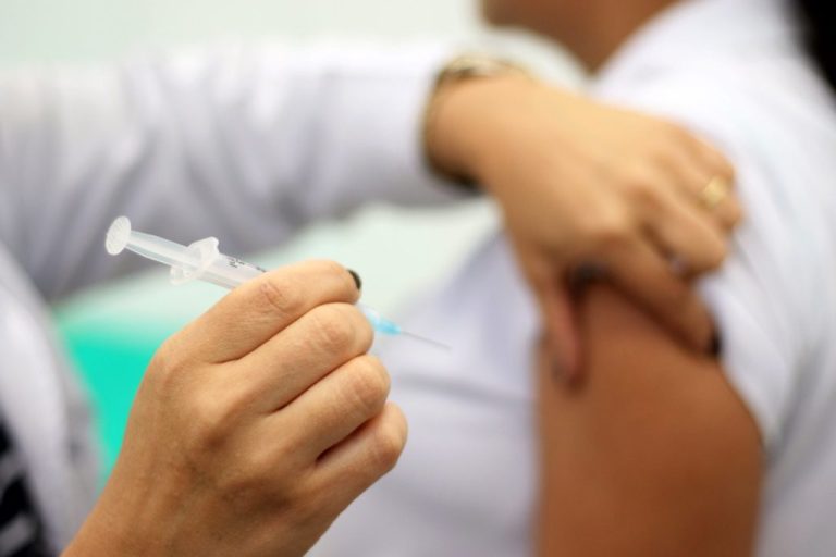 Saúde de Catalão continua aplicando 1ª, 2ª e 3ª dose de vacinas contra Covid-19