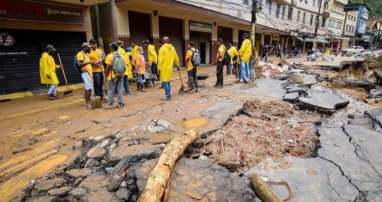 Defesa Civil alerta para o risco de novos deslizamentos em Petrópolis