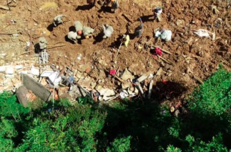 Petrópolis: Polícia Civil coleta DNA de parentes para identificar vítimas