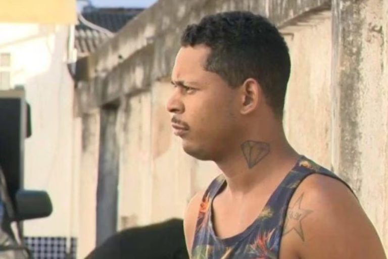 HOMEM CHAMA A POLÍCIA PARA ELE MESMO APÓS AMEAÇAR EX-MULHER DE MORTE