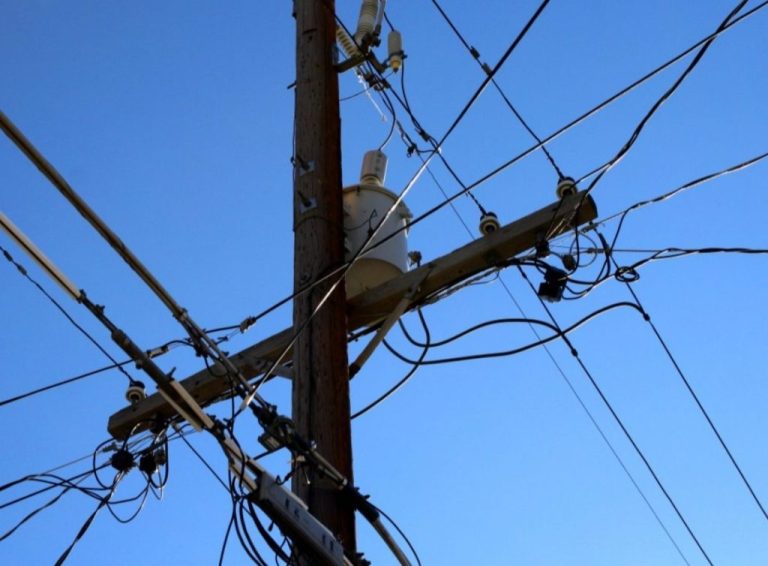 PINTOR DESMAIA E CAI DE 5 METROS APÓS LEVAR CHOQUE EM REDE ELÉTRICA, EM CATALÃO