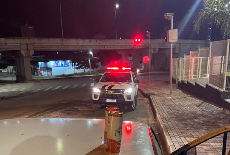 MOTORISTA PELADO É PRESO  POR FAZER SEXO COM CARRO EM MOVIMENTO, EM ANÁPOLIS