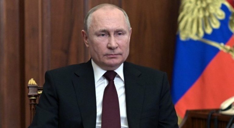 PUTIN ORDENA QUE MILITARES COLOQUEM EQUIPES NUCLEARES EM ALERTA MÁXIMO