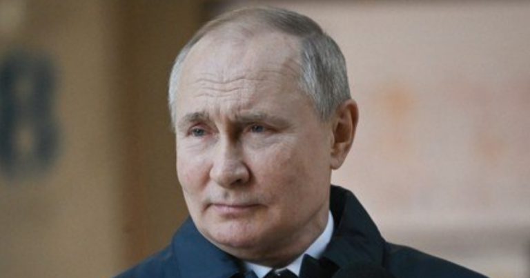 PUTIN PROÍBE MORADORES DA RÚSSIA DE ENVIAR DINHEIRO AO EXTERIOR