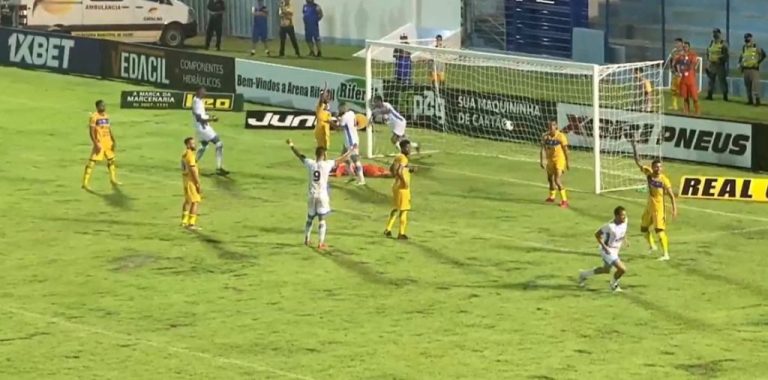 Em Catalão, CRAC  aplica goleada no Iporá e vence primeira partida no Goianão
