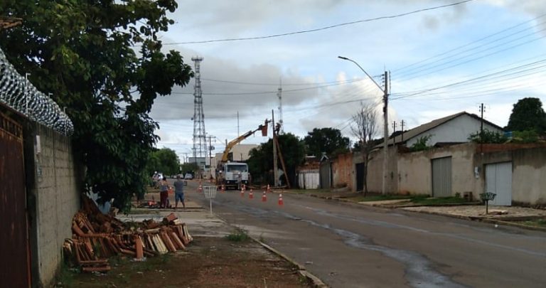 Bairro Jardim Primavera fica mais de 19 horas com o fornecimento de energia interrompido