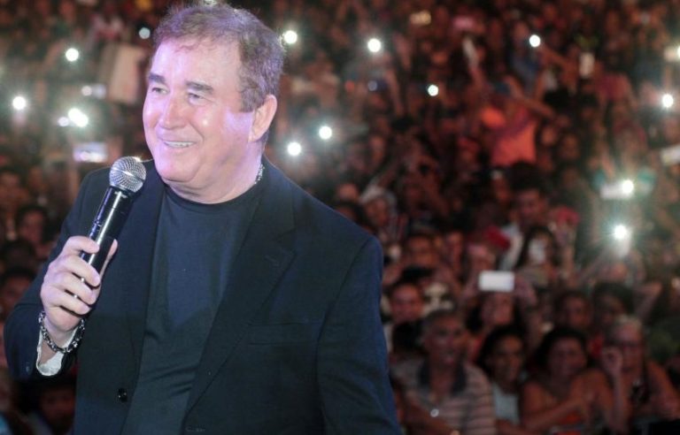 CONTRATO ASSINADO: AMADO BATISTA FAZ SHOW EM CATALÃO NO DIA 20 DE ABRIL, VÉSPERA DE FERIADO