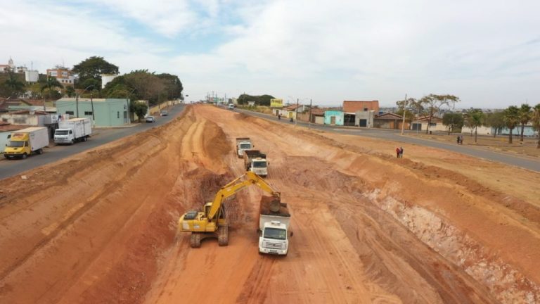 GOVERNO DE GOIÁS VAI CONCLUIR DUPLICAÇÃO DA GO-330 E RESTAURAR VIAS DO DIMIC, EM CATALÃO