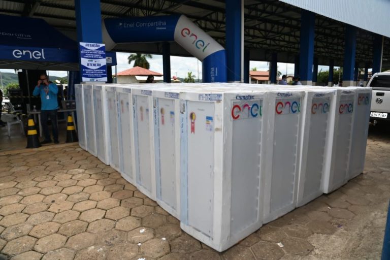 ENEL GOIÁS REALIZARÁ MUTIRÕES DE SERVIÇOS EM TRÊS RANCHOS E CATALÃO; GELADEIRAS E LÂMPADAS DE CLIENTES SERÃO SUBSTITUÍDAS