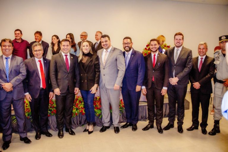 DIRETORIA DA OAB CATALÃO É DIPLOMADA COM RECEPÇÃO HISTÓRICA