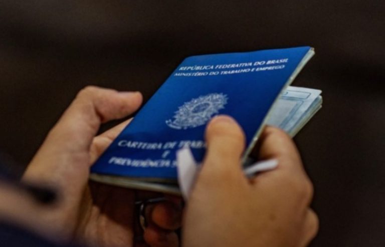 PREÇO RECORDE DA GASOLINA E DADOS DO MERCADO DE TRABALHO MARCAM A SEMANA