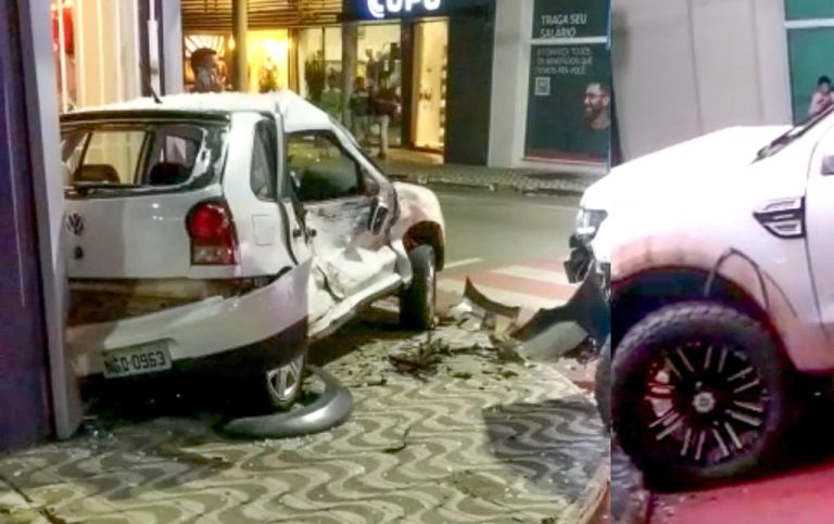 CARRO ‘INVADE’ LOJA DE ROUPAS APÓS BATER COM CAMINHONETE NA 20 DE AGOSTO, EM CATALÃO
