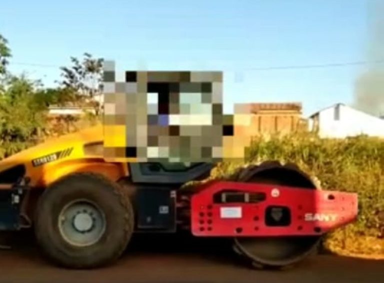 ROLO COMPACTADOR CIRCULA HÁ VÁRIOS DIAS PELAS RUAS DO SETOR DONA MATILDE; MORADORES RECLAMAM DE ESTRAGOS NO ASFALTO E TEMEM ABALAR ESTRUTURA DAS CASAS