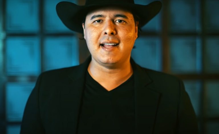 SERTANEJO DE LUTO: CANTOR SERTANEJO ALEKSANDRO, DE DUPLA COM CONRADO, MORRE EM ACIDENTE DE ÔNIBUS