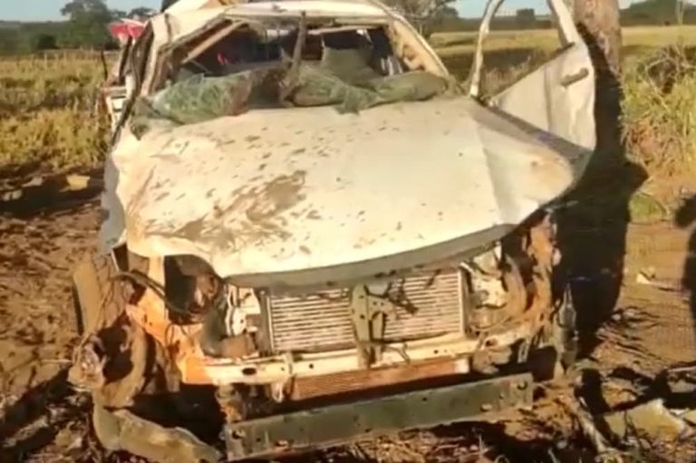 COLISÃO ENTRE CARRO DE PASSEIO E CAMINHONETE MATA CRIANÇA DE 7 ANOS DE IDADE NA BR-158, EM PIRANHAS GOIÁS