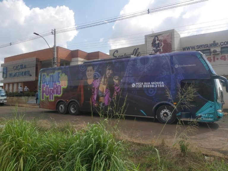 BONDE DO FORRÓ VAI PASSAR HOJE A NOITE NO FOGÃO DE LENHA SHOW