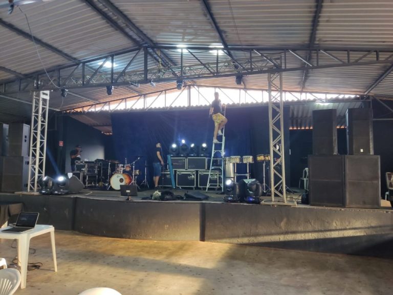 HOJE TEM LÉO E ADRIANO E RACYNE E RAFAEL NO SHOW DOS NAMORADOS, EM CATALÃO